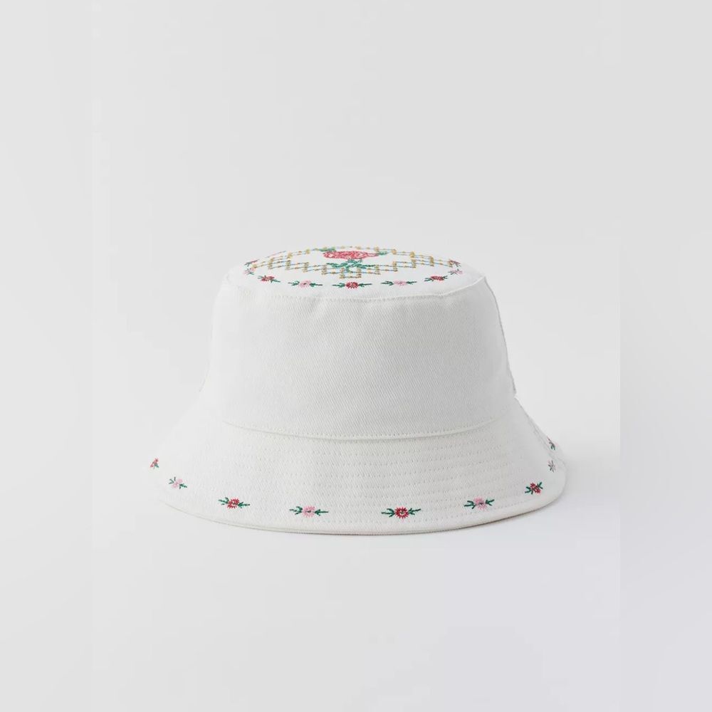 New Urban Outfitters Embroidered Rose Bucket Hat One Size - Picture 3 of 7